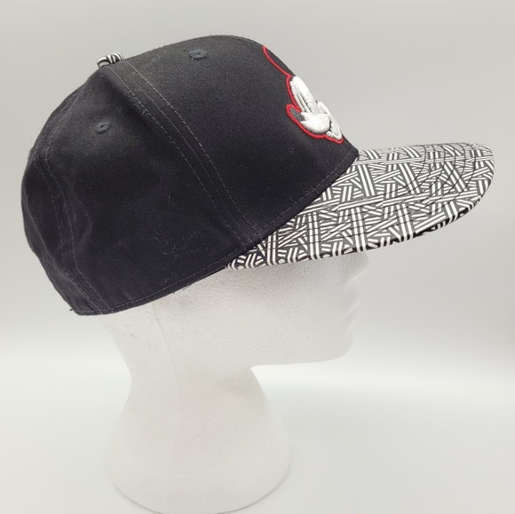 DISNEY | Mickey Mouse embroidered adjustable snapback cap hat - Picture 2 of 8